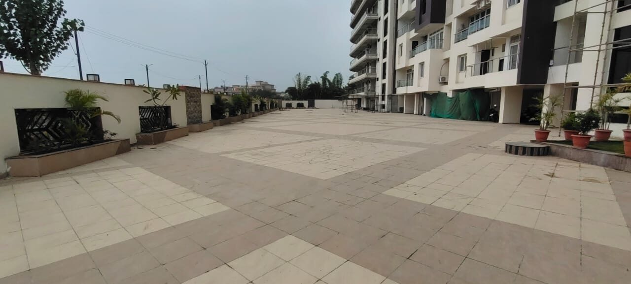 Landscaped plaza at the Vision Jabalpur campus